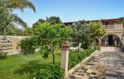 2 Bedroom Cozy Home In Siracusa