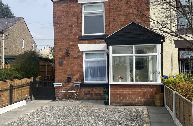 2 Bedroom Cute & Cosy Cottage in the village of Adlington, Lancashire