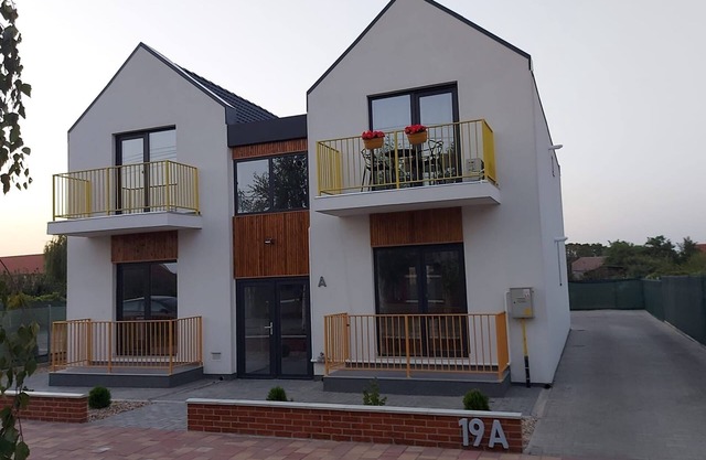 2-bedroom deluxe apartment with living room