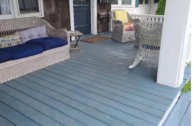 2-bedroom down stairs 2 blocks from beach in Bay Head with AC & bikes