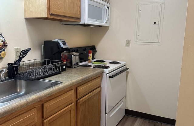 2 Bedroom Downtown Apt Walkable Safe Clean