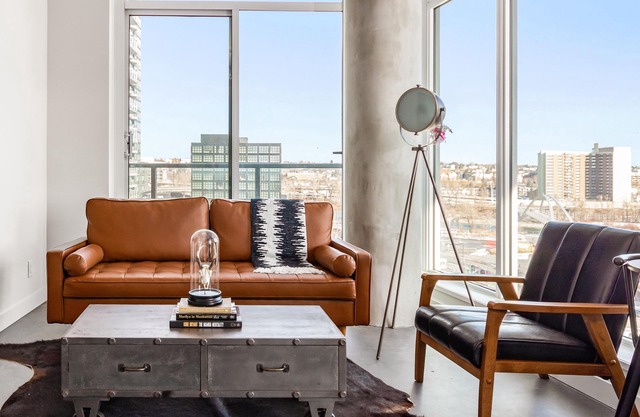 2 Bedroom Downtown Executive Suite with Endless River View | Rooftop Patio