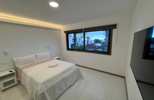 2 Bedroom Apartment In The Center Of The Island With Terrace