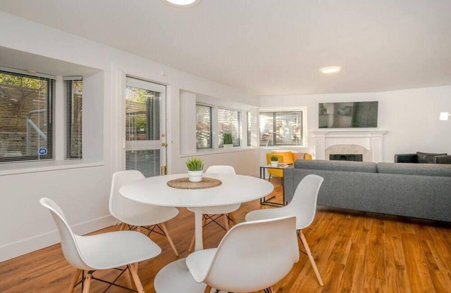 2-Bedroom Fairview Condo - Amazing Location