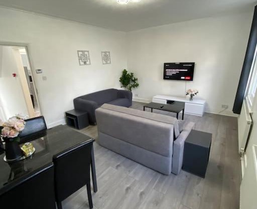2 Bedroom Flat in London
