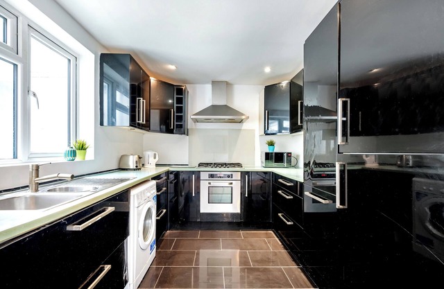2 Bedroom flat in Putney by the river