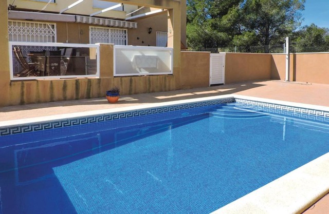 2 Bedroom Gorgeous Home In Miami Platja