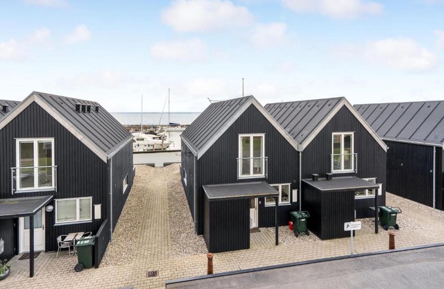 2 Bedroom Gorgeous Home In Tranekær