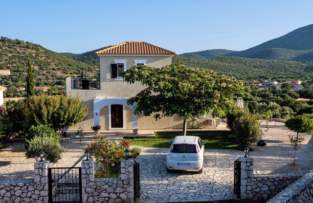Villa de lujo piscina privada, vistas al Castillo / Montaña, Cerca del mar, Wi-Fi