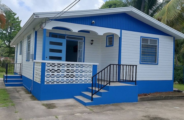 2-bedroom house in peaceful Lower Carlton w/ AC, WiFi. Within steps of the beach