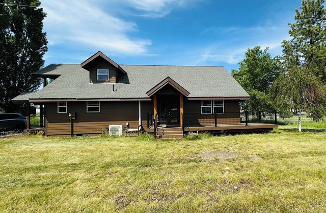 2-bedroom house in beautiful Worley with WiFi, AC. Start your getaway