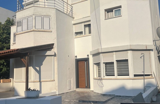 2-bedroom house in Karaoğlanoğlu with private pier and walking distance casino