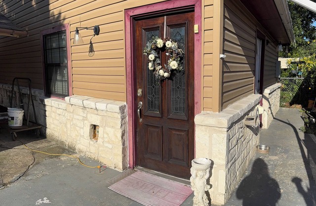 2-bedroom house in phenomenal San Antonio near downtown. Historic beautiful area