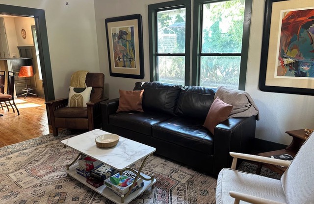 2-bedroom house in Stephenville—walk to downtown and 3 minutes from TSU campus