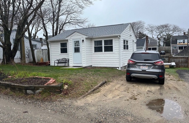 2-bedroom house in White Horse Beach Plymouth