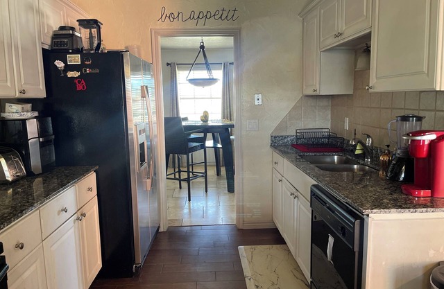 2 Bedroom house near Lake Hefner!