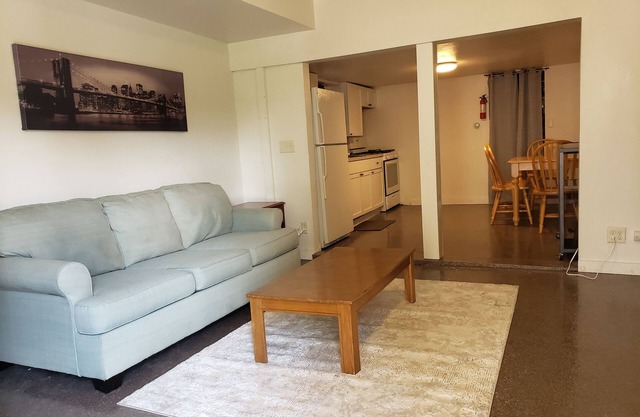 2 bedroom in convenient location. Quiet safe neighborhood close to shopping.