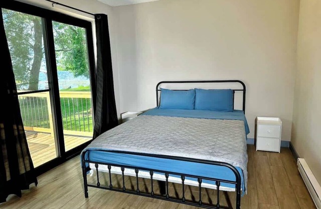 2-bedroom Lake Front Cottage in Harwood, ON #6