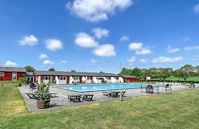 2 Bedroom Lovely Apartment In Aakirkeby
