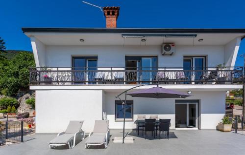 2 Bedroom Lovely Apartment In Rukavac