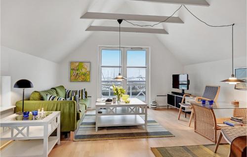 2 Bedroom Lovely Home In Grenaa
