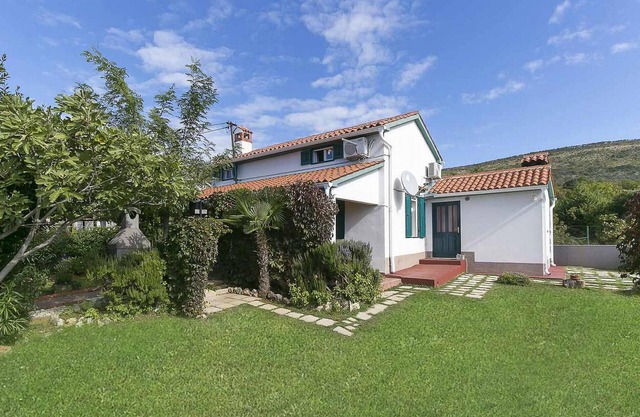 Hermosa casa de 2 dormitorios en Labin