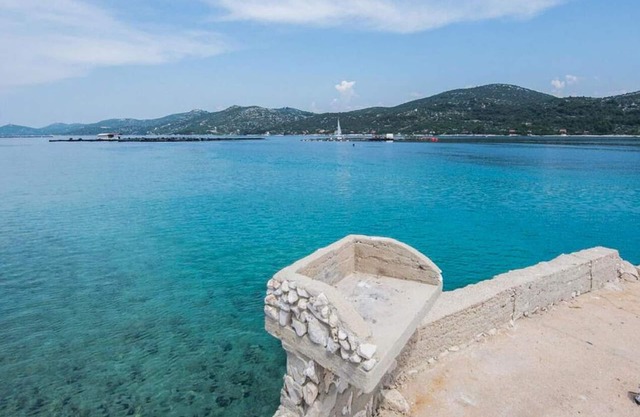 2 bedroom lovely home in Zizanj