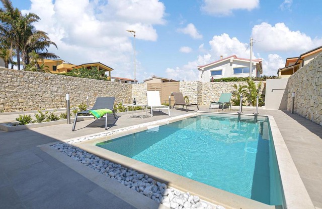 2 Bedroom Lovely Home In Noto