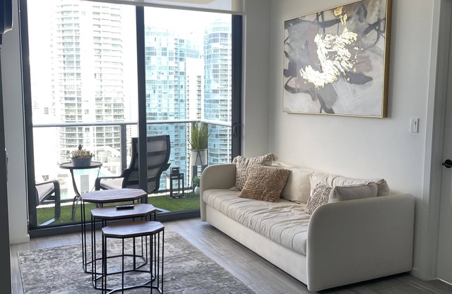 2 Bedroom Luxury Apt in Downtown Fort Lauderdale