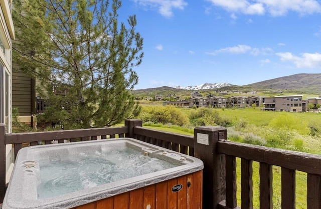 Condominio de lujo de 2 habitaciones cerca de Pineview y Snowbasin - capacidad para 4