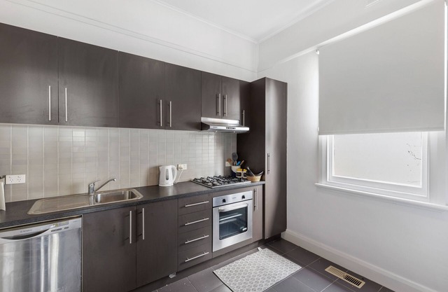 2 Bedroom magnificent cottage in the heart of Geelong