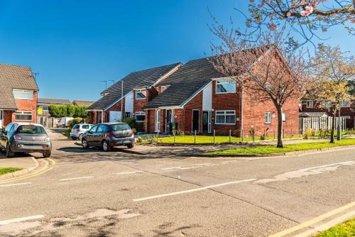 2 Bedroom Maisonette in Denton