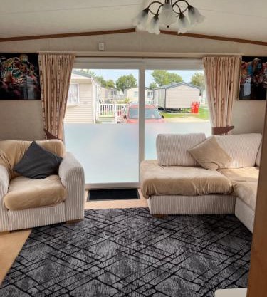 2 Bedroom Mini Lodge near the beach