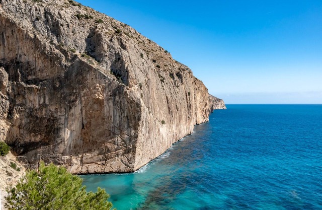 2 bedroom modern apartment in ALTEA WITHIN the SEA