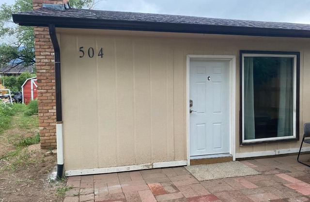2-bedroom near hwy. 24 & I-25