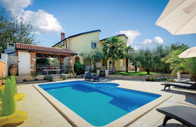 Bonito apartamento en Porec con WiFi