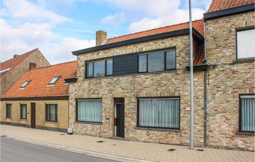 2 Bedroom Nice Home In Damme