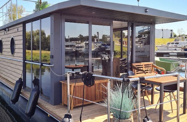 Precioso barco en Ophoven con WiFi