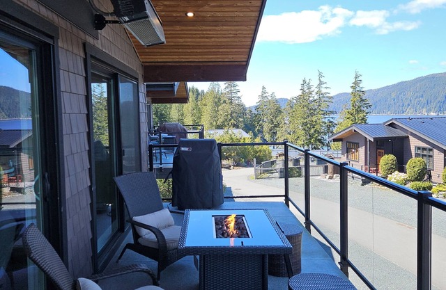 2 Bedroom ocean view cottage with firetable