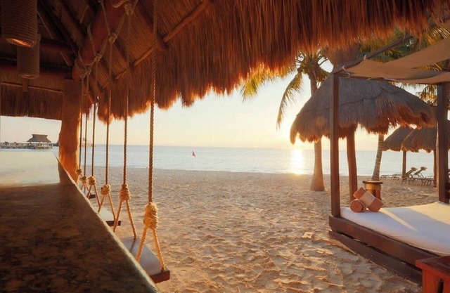 2 Bedroom Oceanfront Penthouse with Resort Amenities