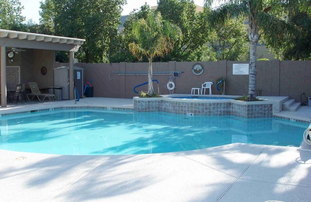 Casa adosada de 2 habitaciones en Mesa - Piscina climatizada, a minutos de las tiendas