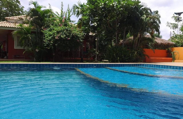 Casa de 2 dormitorios con piscina, servicio de coche