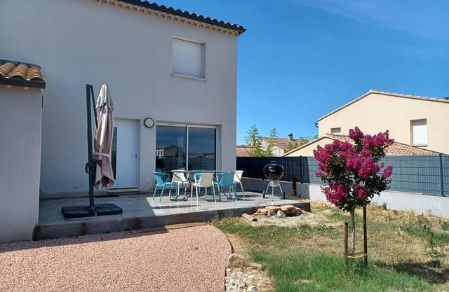 2 Bedroom Private vacation home in Jonquerettes