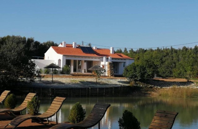 2 bedroom private vacation home in sã£o teotã³nio
