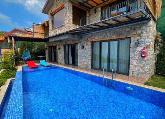 2 Bedroom Private Villa with Infinity Pool and Sea View