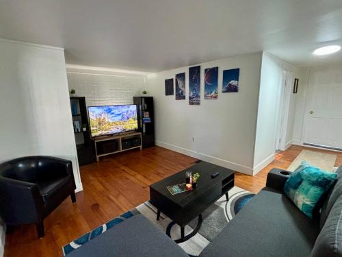 2-Bedroom Retreat in Charming Small Town