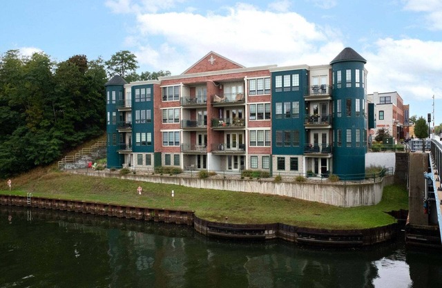 2 Bedroom River Front Condo