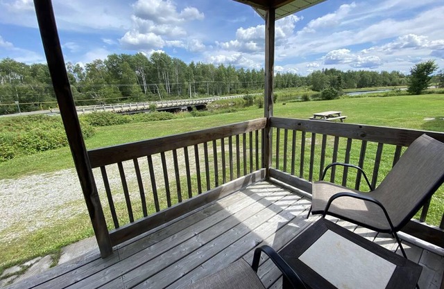 2 Bedroom Rustic Family Retreat Without Compromising Comfort