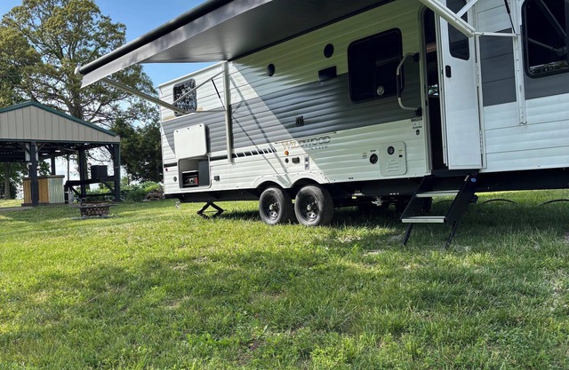 2-bedroom RV in perfect Hartford with AC