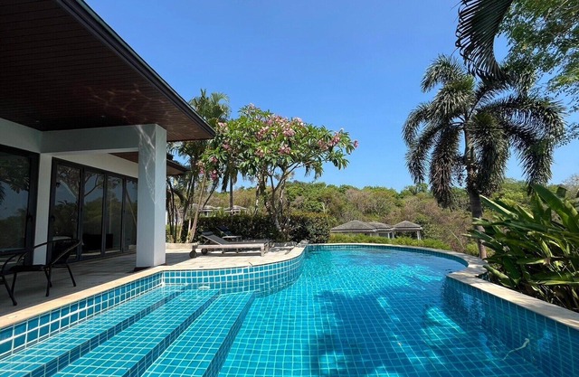 Villa de 2 dormitorios con vistas al mar en Baan Eng Fah